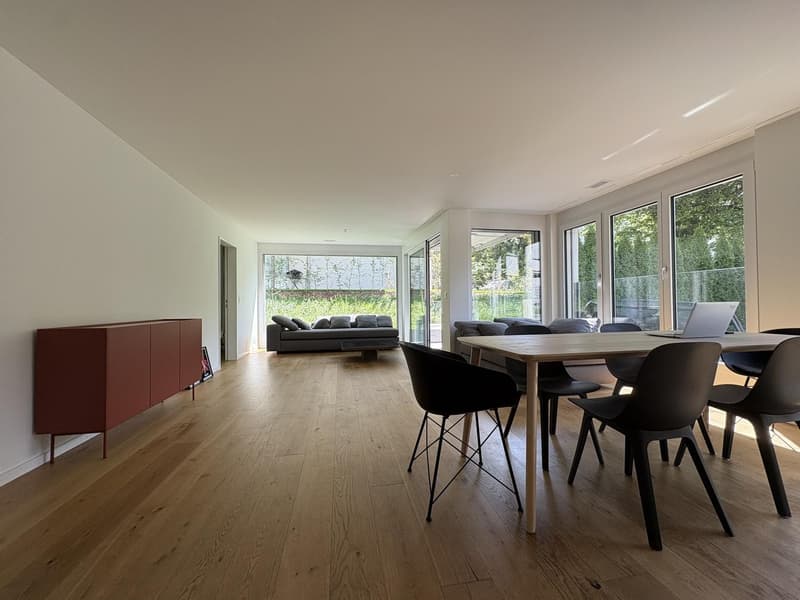 Helle, Moderne 4.5-Zimmer-Wohnung in Zürich Witikon (2)