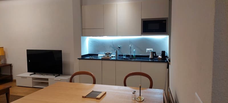 Montreux centre : Espace de 90m² avec balcon (9m²), ascenseur Bureau ou Appartement (2)