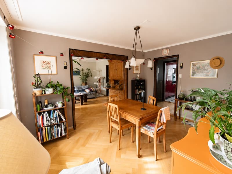 Charmante 4½-Zimmer-Wohnung mit Balkon und Gartenblick / 3-Familienhaus (7)