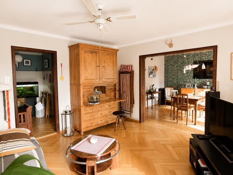 Charmante 4½-Zimmer-Wohnung mit Balkon und Gartenblick / 3-Familienhaus (8)