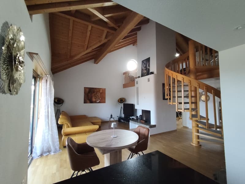 Traumhafte 5.5-Zi-Maisonette (ca. 155 m²) mit Galerie, Sichtgebälk & Cheminée in Märstetten (1)