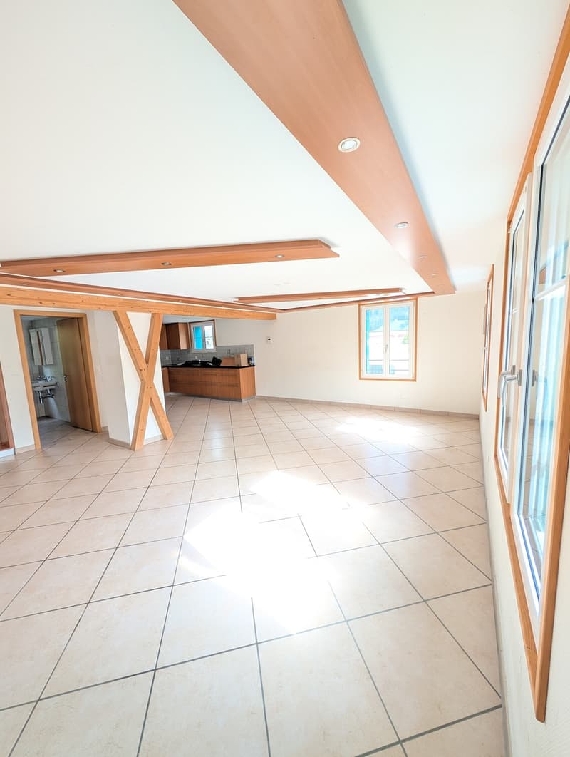 5.5-Zi-Maisonette Attika (127m²) im Zentrum: 2 min zu Bahnhof/Migros, 30min SG, 40min Zürich, mit Garten & Bergsicht (4)