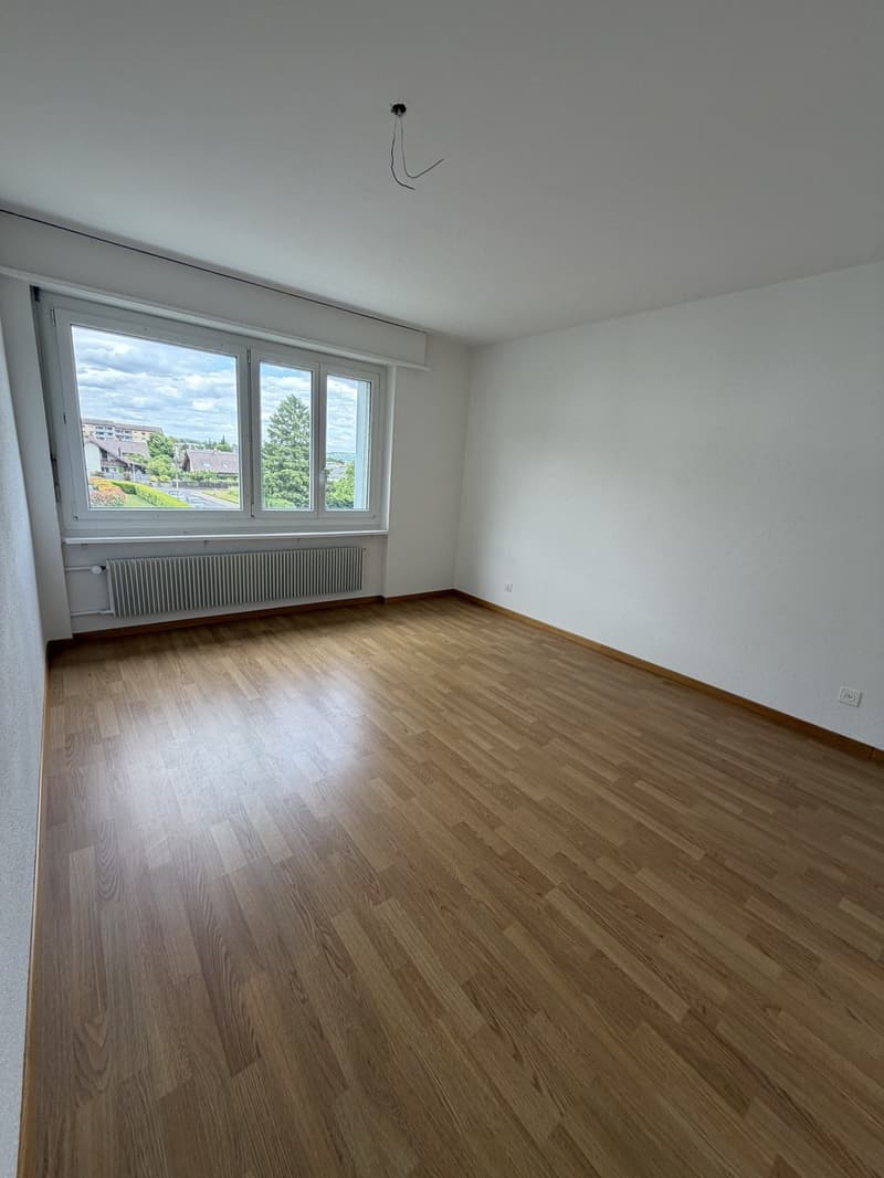 Sanierte Küche und schöner Ausblick Grosszügige 3-Zimmerwohnung im 2. Obergeschoss (4)