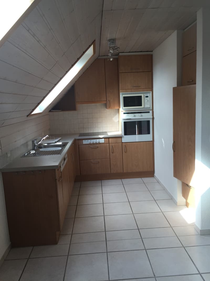 Schöne 3.5-Zimmerwohnung im 2. Obergeschoss an ruhiger Lage (2)