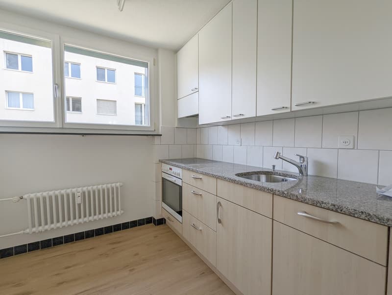 Helle geräumige 3-Zimmer Wohnung in Sissach (2)
