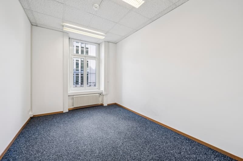zentrale Büroräumlichkeiten auf 330m2 mit Terrasse (8)