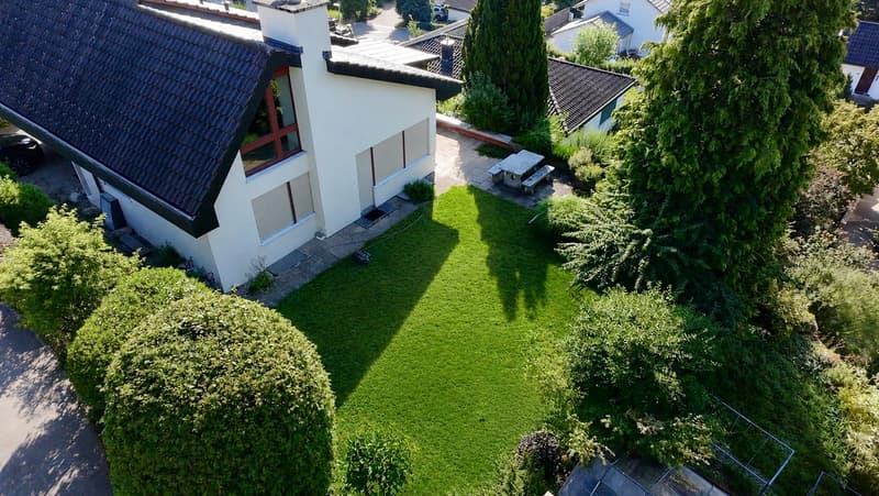 Freistehendes 4.5-Zimmer Einfamilienhaus mit grossem Garten (3)