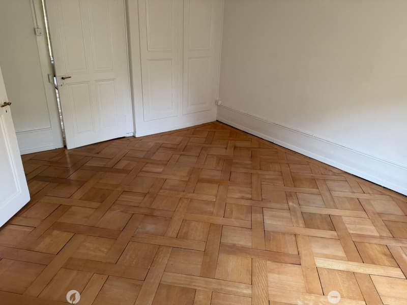 Charmante 3.5-Zi-Altbauwohnung, Tafelparkett Biel, WG-tauglich (7)