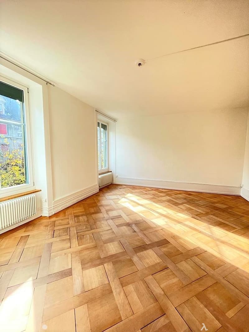 Charmante 3.5-Zi-Altbauwohnung, Tafelparkett Biel, WG-tauglich (4)