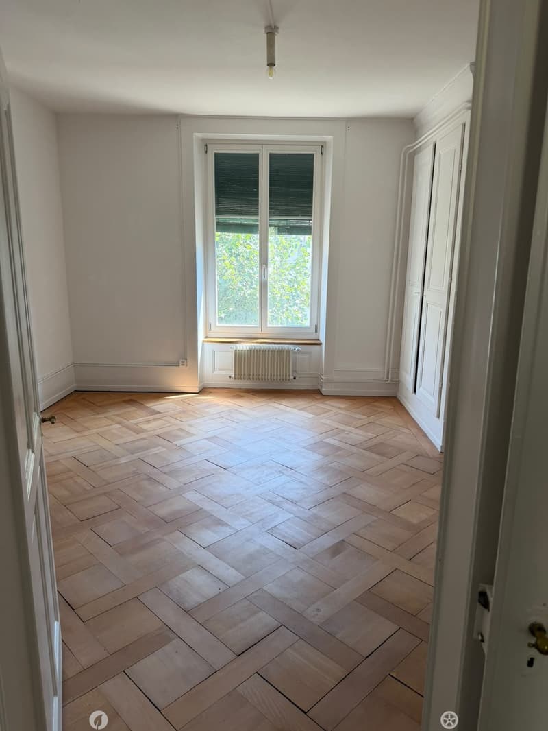 Charmante 3.5-Zi-Altbauwohnung, Tafelparkett Biel, WG-tauglich (5)