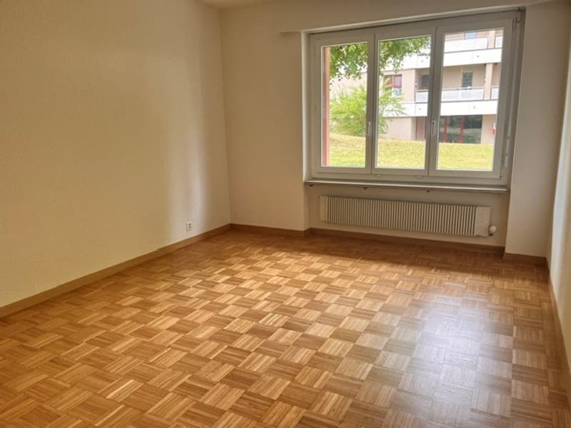 Grosszügige 4.5-Zimmerwohnung an ruhiger Lage zu vermieten (5)