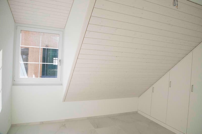 3 1/2 Dachwohnung mit zusätzlichem Raum (9)