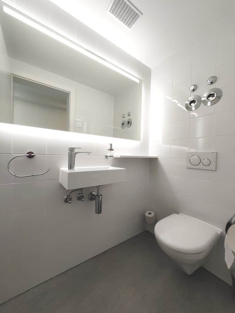 Moderne 2.5-Zimmerwohnung mit privatem Gartensitzplatz (10)
