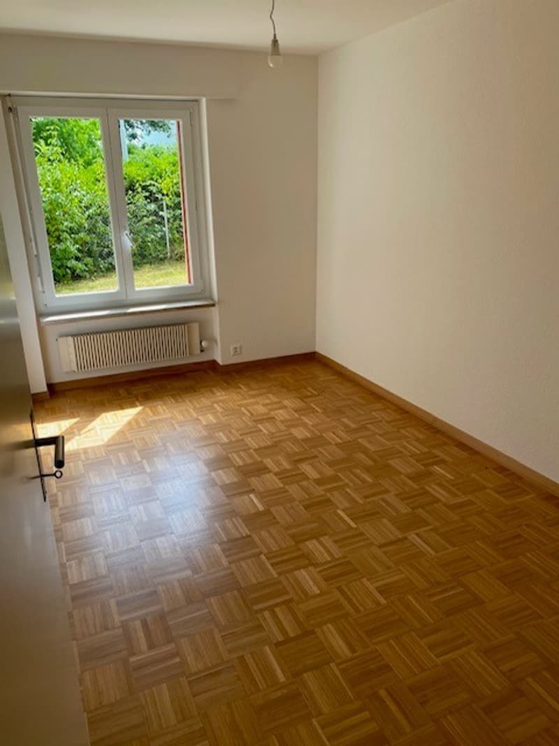 Grosszügige 4.5-Zimmerwohnung an ruhiger Lage zu vermieten (4)