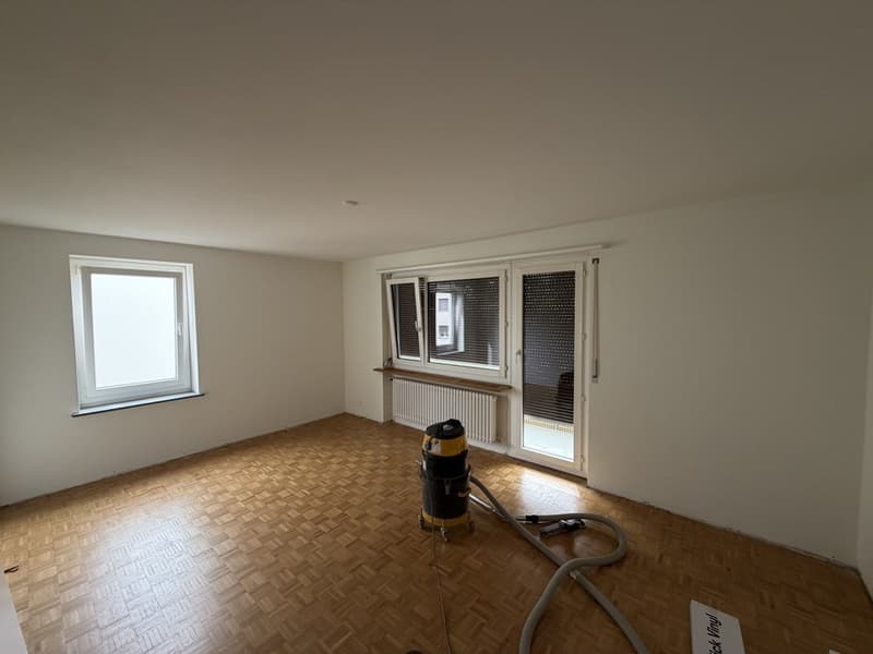 Frisch saniert, ruhige und sonnige Lage mit Balkon (3)