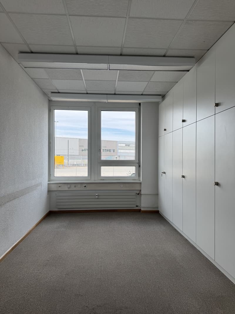 Repräsentatives Gewerbeobjekt mit Büro- und Lagerflächen an strategischer Lage (6)