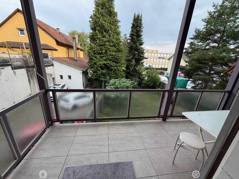 Grosszügige 3½-Zimmer-Wohnung mit Balkon und Parkplatz in Biel / Spacious 3.5-Room Apartment with Balcony and Paking in Biel (5)