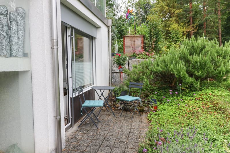 Grosszügige, möbilierte 2.5-Zimmer Wohnung (6)