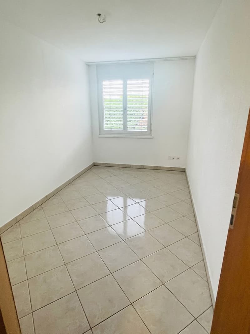 5.5-Zimmer-Gartenwohnung  118 m² Wohnfläche + ca. 66 m² Zusatzfläche + 230 m² Privatgarten (12)