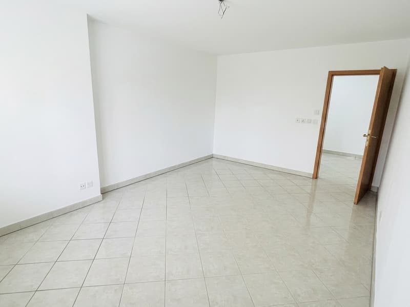 5.5-Zimmer-Gartenwohnung  118 m² Wohnfläche + ca. 66 m² Zusatzfläche + 230 m² Privatgarten (11)