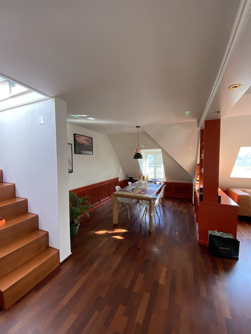 Befristete Attikawohnung mit 60 m² Dachterrasse im Kreis 6 (2)