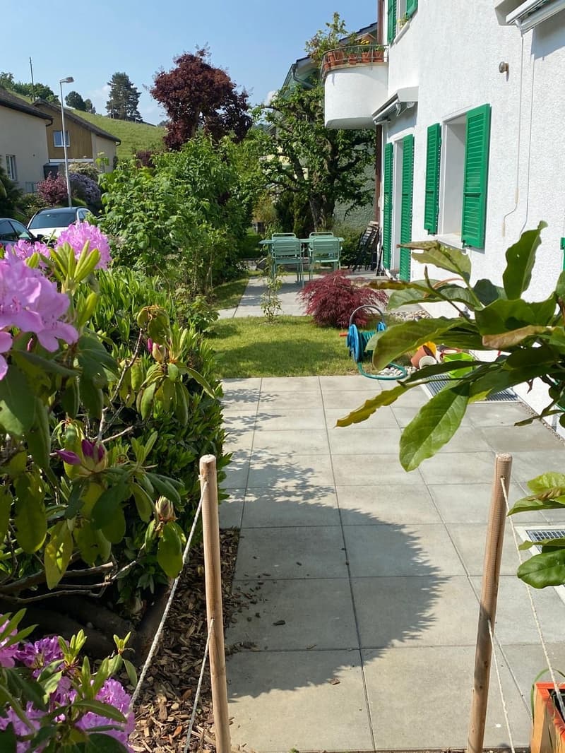 Schön sanierte Terrassenwohnung im Grünen (2)