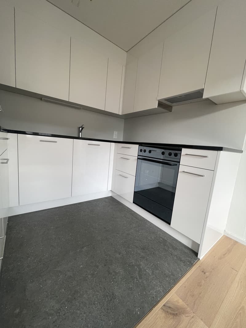 MODERNE, sanierte 1.5-Zimmerwohnung an zentraler Lage (8)