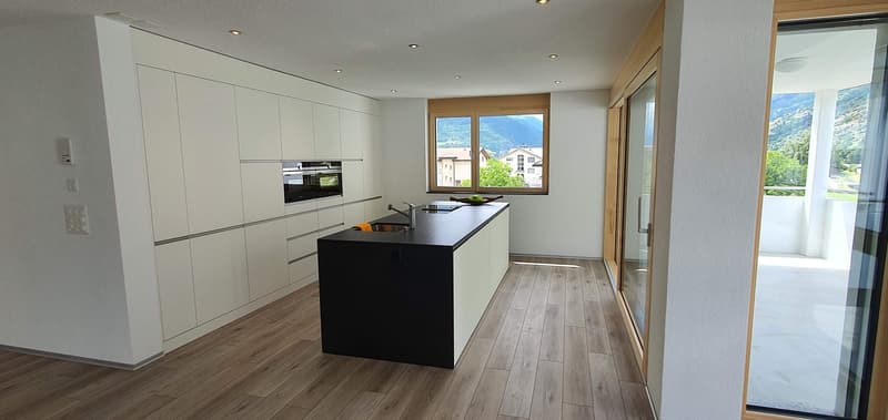 Grosszügige 5.5-Zimmer-Wohnung mit 178 m2, Garage und E-Ladestation (5)