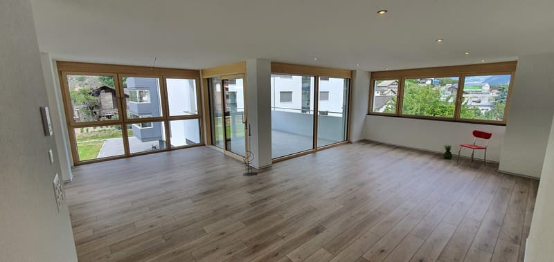 Grosszügige 5.5-Zimmer-Wohnung mit 178 m2, Garage und E-Ladestation (3)