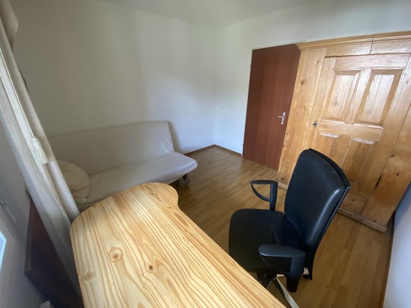 Ruhiges, abschliessbares Büro in 6430 Schwyz möbliert oder unmöbliert (4)