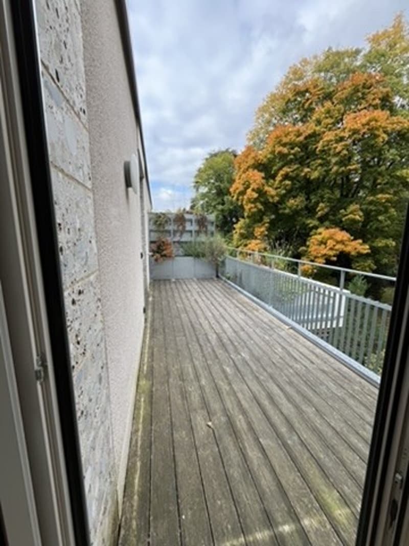 Grosszügige 3.5 Zimmer Wohnung beim Kreuzplatz Zürich mit Aussicht ins Grüne (10)