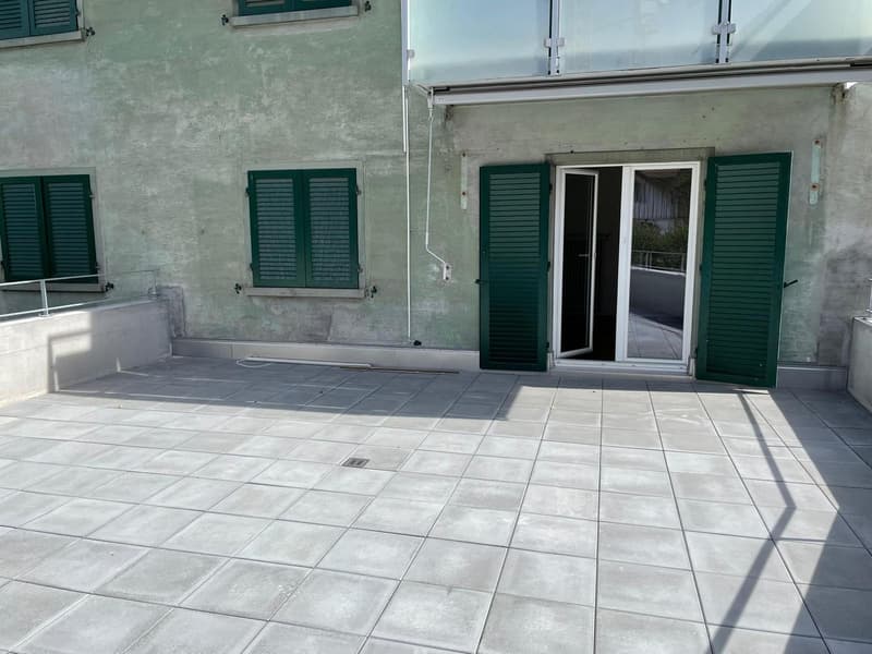 4-Zimmer-Altbauwohnung mit grosser Terrasse an sonniger und zentraler Lage (9)