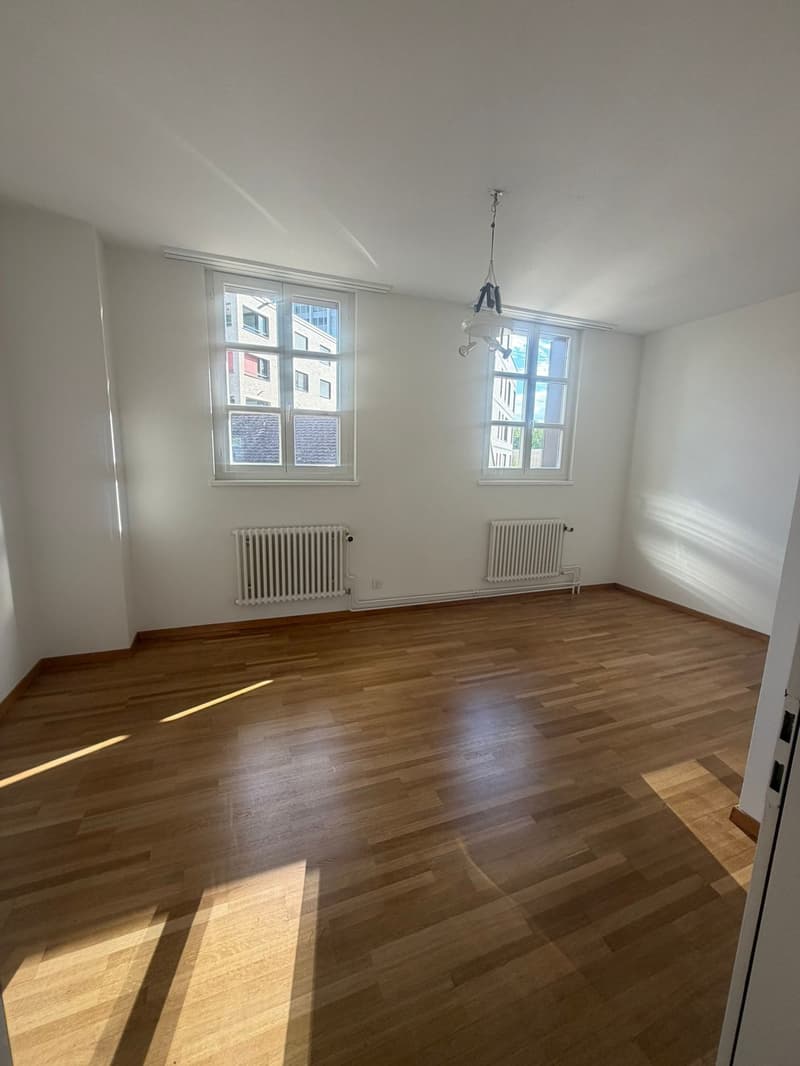 Frisch renovierte 2.5-Zimmer-Dachwohnung an der Paulstrasse 23 in Winterthur (8)