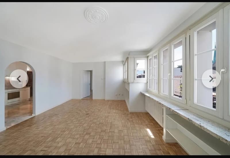 Grosszügige 2.5 Zimmerwohnung (1)