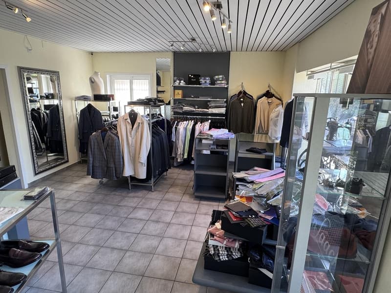 Attraktiver Showroom/ Laden in Oberengstringen - 94.5m2 auf 2 Ebenen (4)