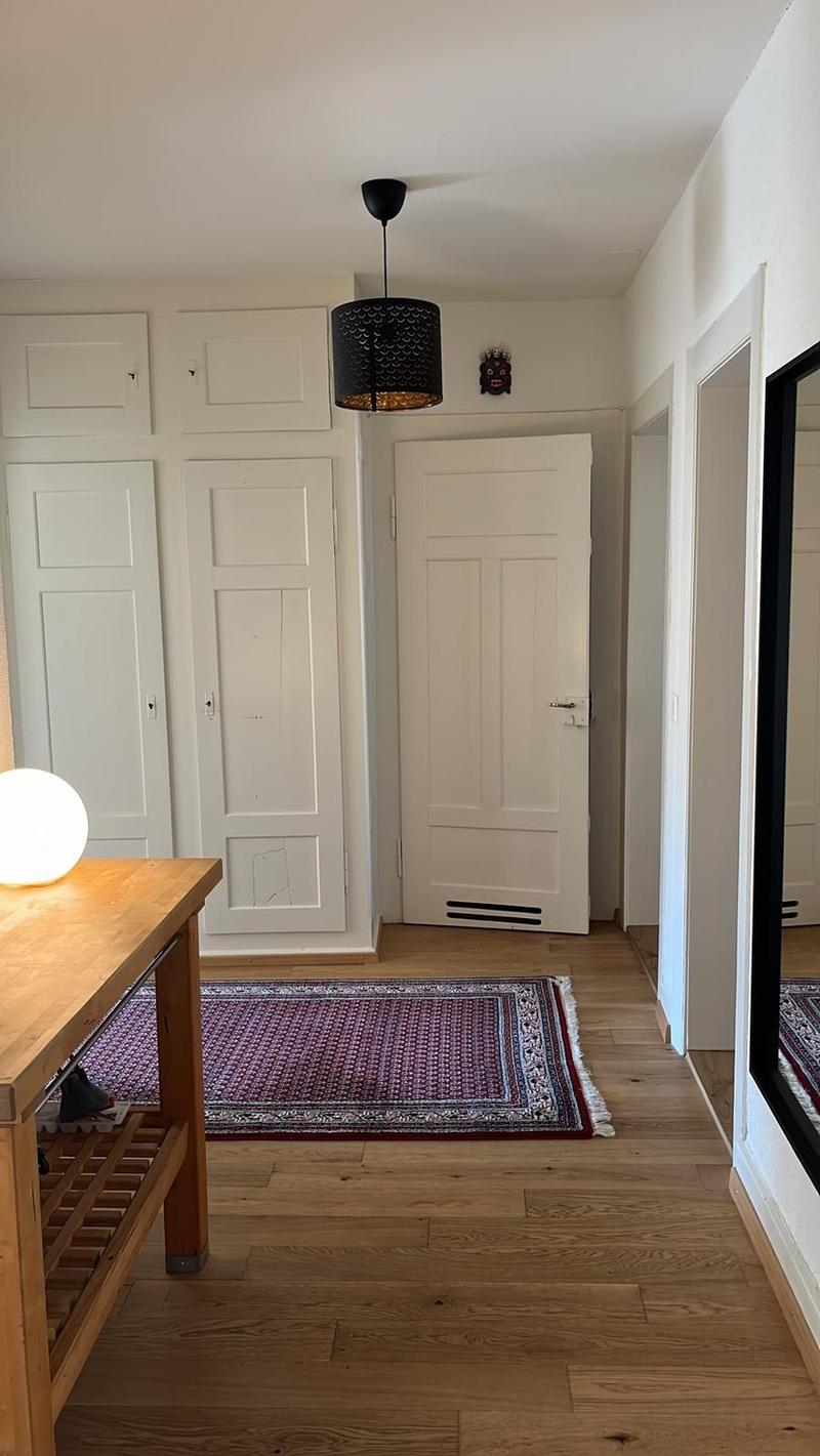 Schöne 3 Zimmer Wohnung mit Balkon in Enge (6)