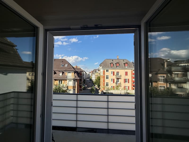 2.5-Zimmer-Wohnung mit 2 Balkonen in Zürich 8003  ab 1. November (5)