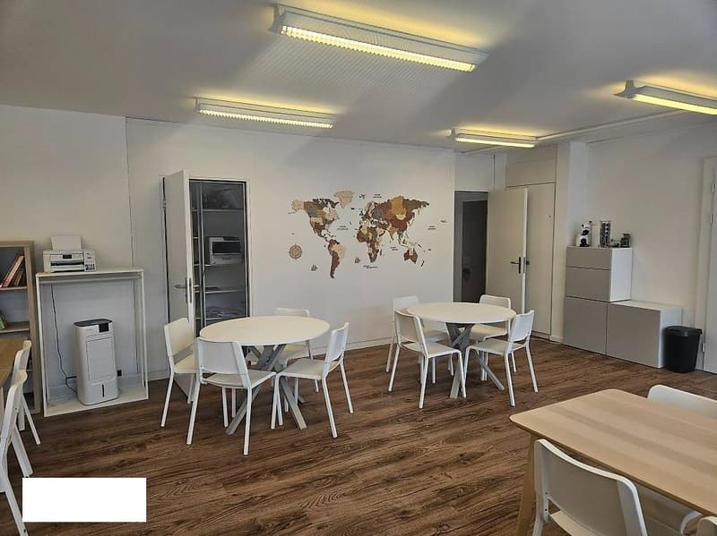 OPPORTUNITÉ UNIQUE : Arcade/Bureaux 90m2 à Nyon Gare - Loyer bloqué exceptionnel (1845.-) (2)