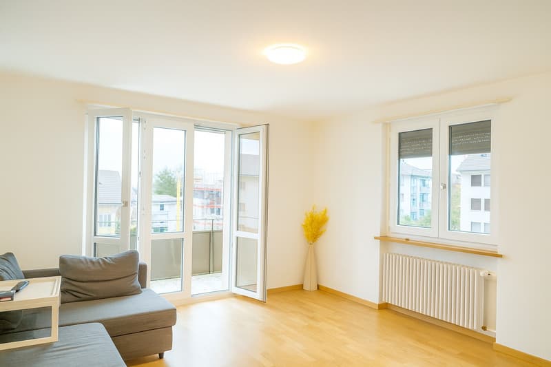 Charmante 4-Zimmer-Wohnung mit Balkon in ruhiger Lage von Adliswil (2)