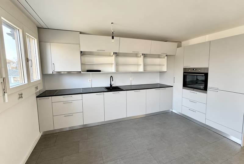 Bright & Renovated 4.5-Room Apartment in Quiet Cham Neighbourhood Available immediately / by agreement (3)