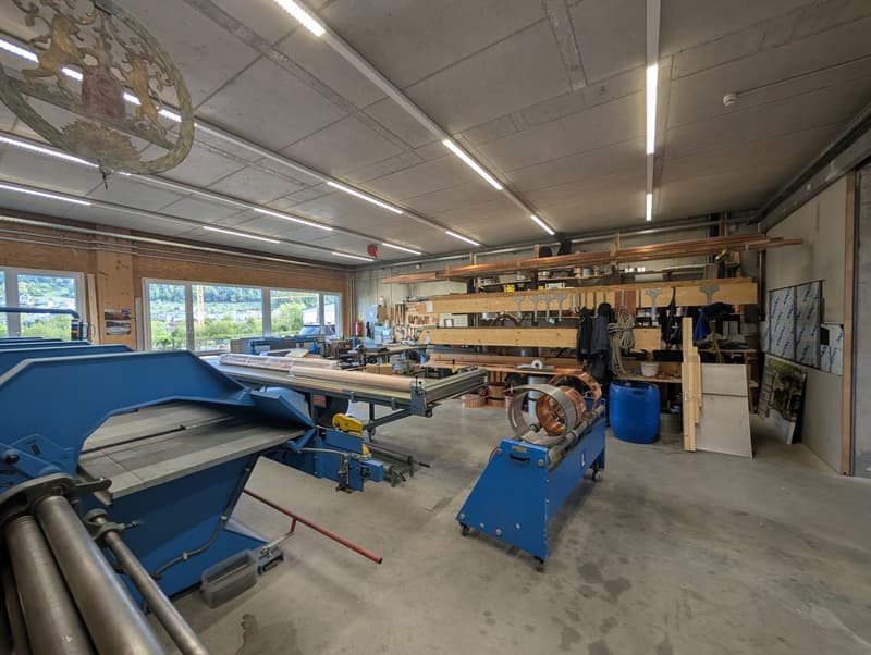 Gewerbehalle mit Kran, Lager und Büro in Lausen (9)