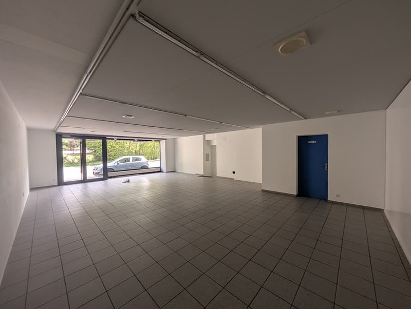 Ladenlokal / Showroom / Büro mit Schaufenster an der Hauptstrasse Zunzgen flexibel nutzbar (11)
