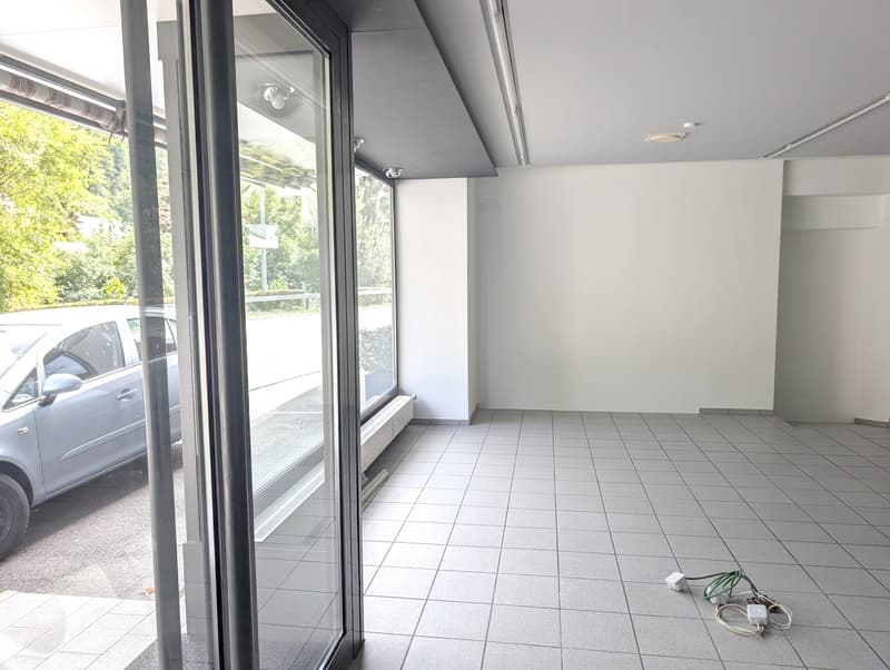 Ladenlokal / Showroom / Büro mit Schaufenster an der Hauptstrasse Zunzgen flexibel nutzbar (4)