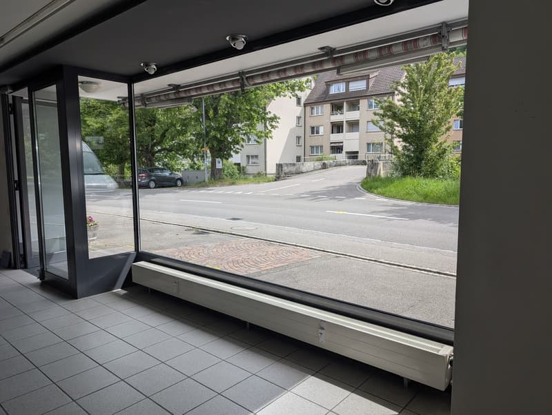 Ladenlokal / Showroom / Büro mit Schaufenster an der Hauptstrasse Zunzgen flexibel nutzbar (9)