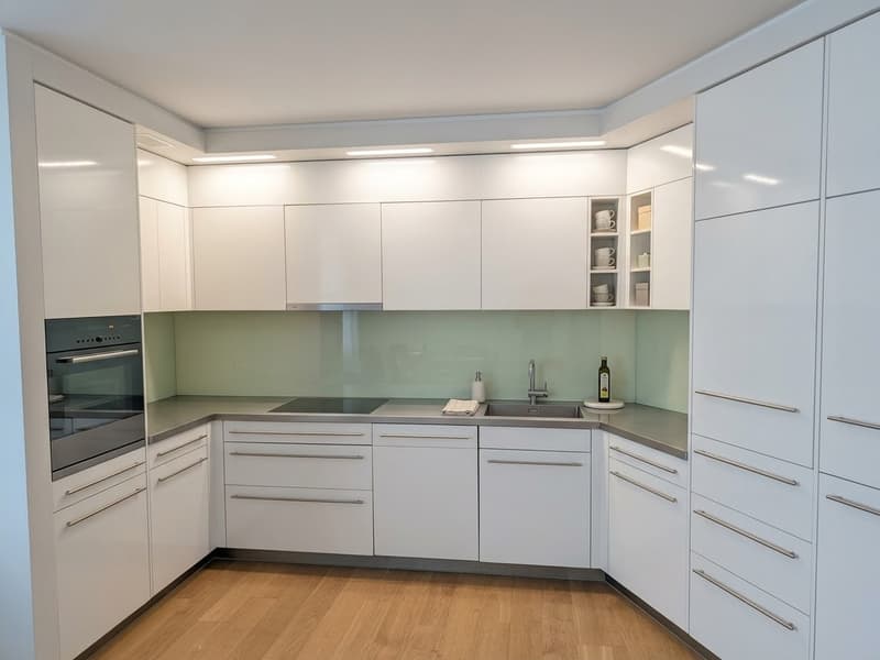 Exklusive 3.5-Zimmer-Wohnung (105 m²) mit Loggia im Herzen der Europaallee (2)
