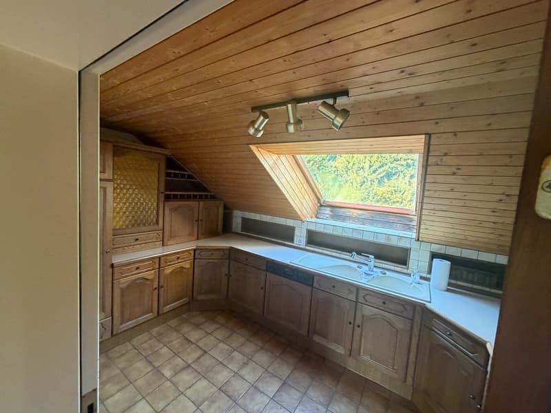 Möbliertes WG-Zimmer mit Balkonzugang in Lufingen (5)