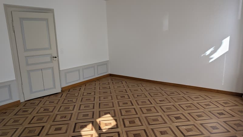 4.5 Zimmerwohnung in alter Villa und Bahnhofsnähe (8)