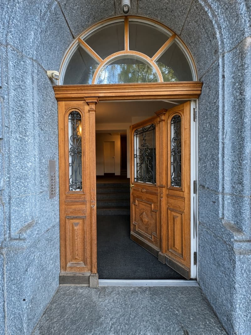 Möbliertes Büro beim Stadelhofen, Konferenzraum und Nebenkosten inklusive (4)
