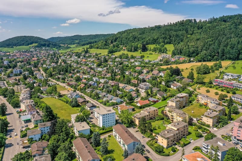 3.5 Zimmer Wohnung mit sonnigem Balkon und Blick ins Grüne (12)