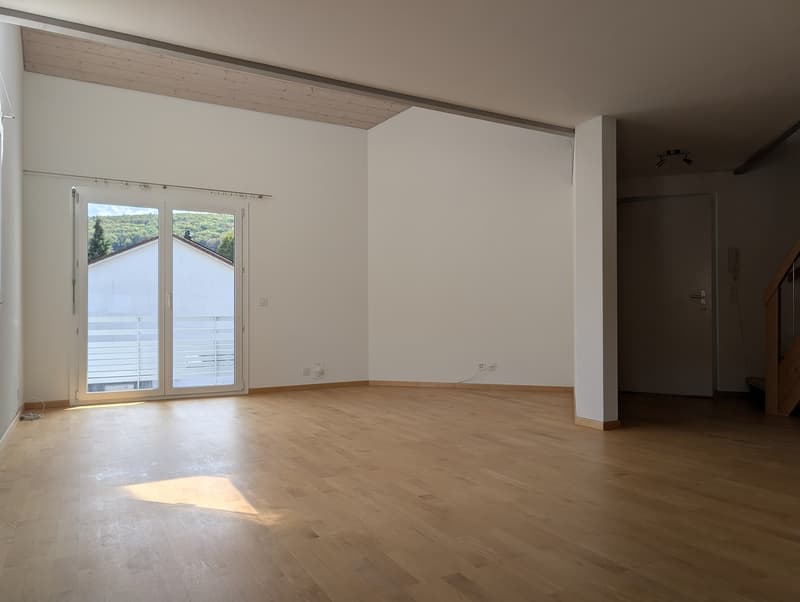 4.5-Zimmer-Maisonettewohnung mit Galerie und Balkon in Ziefen (11)